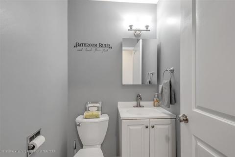 410 Windyrush Ln, Dewitt, MI 48820 photo 17