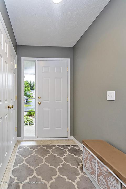 121 W Webb Rd, Dewitt, MI 48820 photo 3