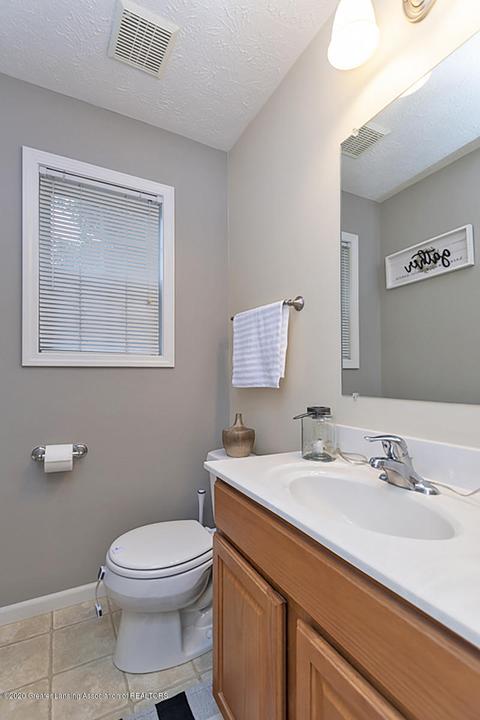121 W Webb Rd, Dewitt, MI 48820 photo 12