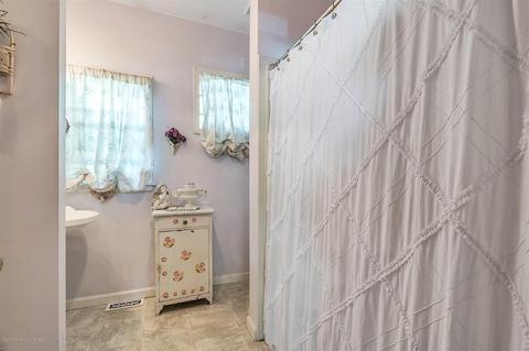 2403 E Cavanaugh Rd, Lansing, MI 48910 photo 14
