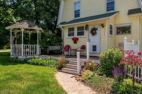 2403 E Cavanaugh Rd, Lansing, MI 48910 photo 3