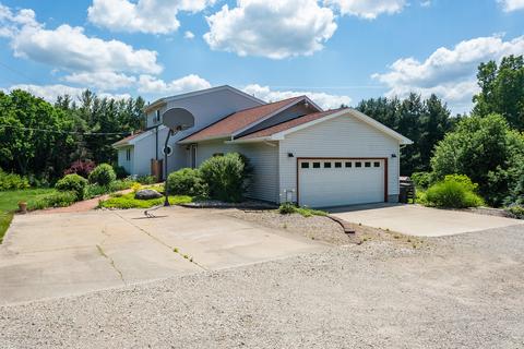 8200 Hunter Rd, Bath, MI 48808 photo 2