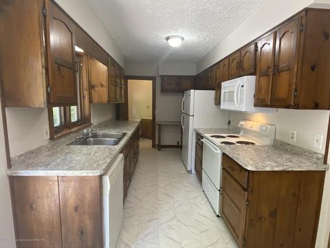 3721 Cooley Dr, Lansing, MI 48911 photo 10