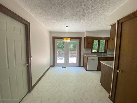 3721 Cooley Dr, Lansing, MI 48911 photo 7