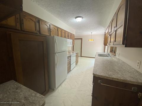3721 Cooley Dr, Lansing, MI 48911 photo 11