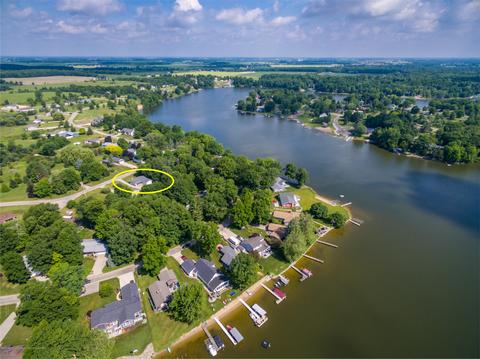 4841 Sunset Dr, Perrinton, MI 48871 photo 2