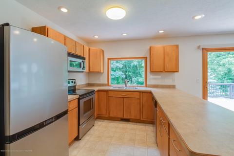 7772 Forestview Dr, Haslett, MI 48840 photo 11