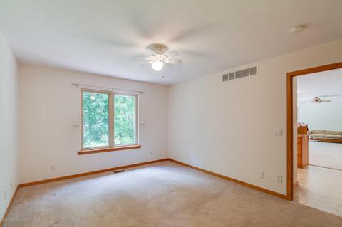 7772 Forestview Dr, Haslett, MI 48840 photo 18