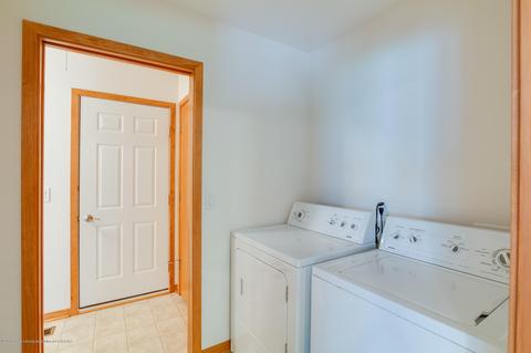 7772 Forestview Dr, Haslett, MI 48840 photo 15