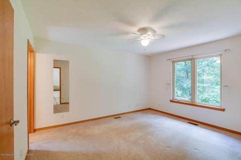 7772 Forestview Dr, Haslett, MI 48840 photo 16