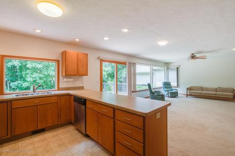 7772 Forestview Dr, Haslett, MI 48840 photo 10