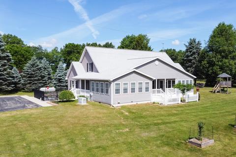 7337 Howe Rd, Bath, MI 48808 photo 3