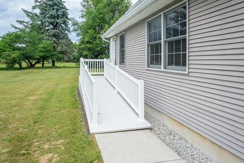 7337 Howe Rd, Bath, MI 48808 photo 38