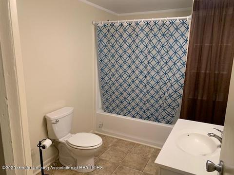 309 E Cass St, Saint Johns, MI 48879 photo 13