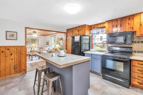1371 Bennett Rd, Lansing, MI 48906 photo 13