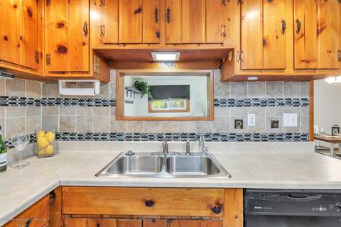 1371 Bennett Rd, Lansing, MI 48906 photo 14