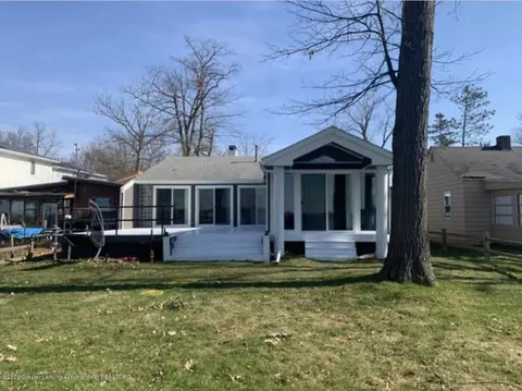 6243 E Lake Dr, Haslett, MI 48840 photo 1