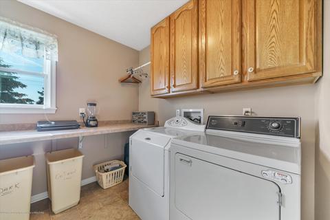 5260 W Howe Rd, Dewitt, MI 48820 photo 16