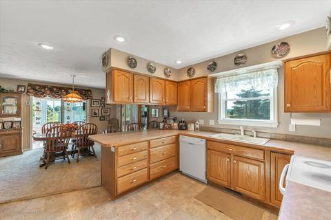5260 W Howe Rd, Dewitt, MI 48820 photo 13