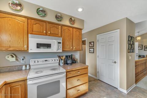 5260 W Howe Rd, Dewitt, MI 48820 photo 15