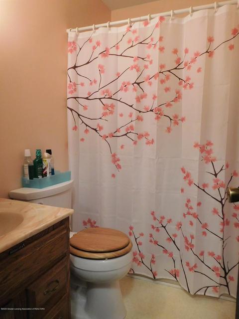 2706 Gilbert Rd, Lansing, MI 48911 photo 16