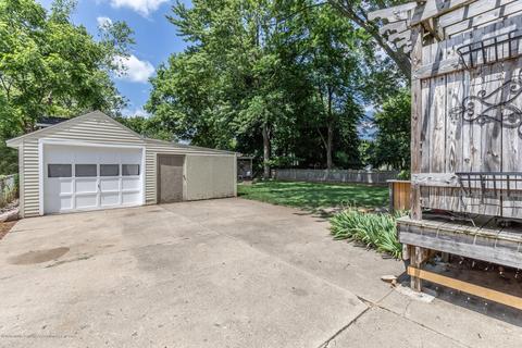 1953 Maple St, Holt, MI 48842 photo 3