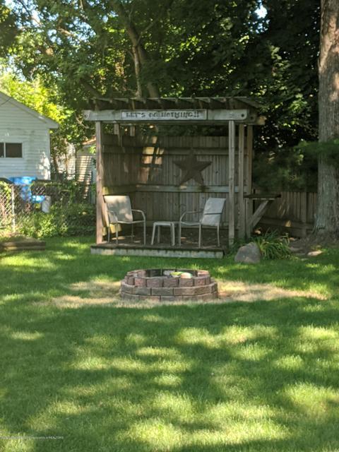 1953 Maple St, Holt, MI 48842 photo 2