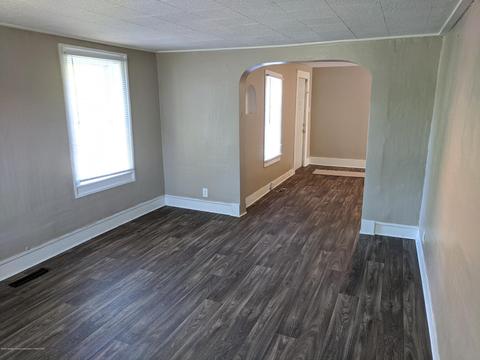 243 Dutton St, Eaton Rapids, MI 48827 photo 5
