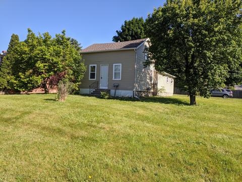 243 Dutton St, Eaton Rapids, MI 48827 photo 1