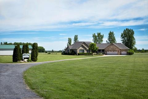 687 E Juddville Rd, Owosso, MI 48867 photo 2