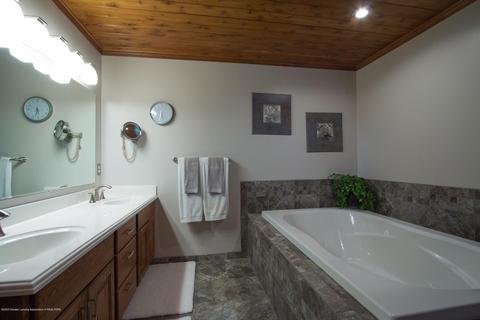 687 E Juddville Rd, Owosso, MI 48867 photo 22