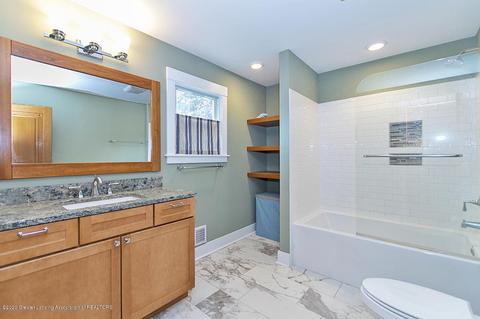 403 Bartlett St, Lansing, MI 48915 photo 27