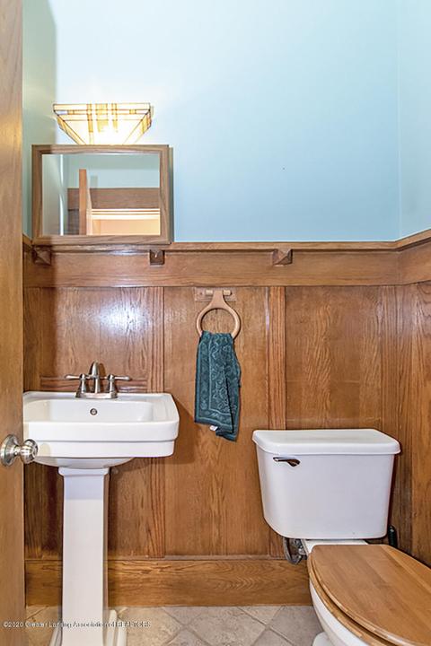 403 Bartlett St, Lansing, MI 48915 photo 18