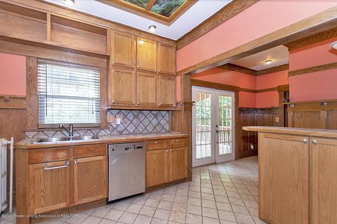 403 Bartlett St, Lansing, MI 48915 photo 14