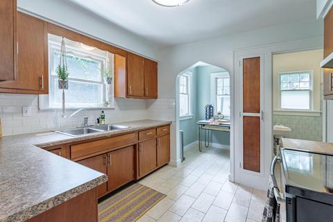 534 Edison Ave, Lansing, MI 48910 photo 13