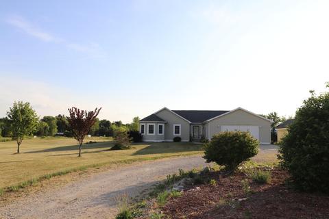 6855 Howe Rd, Dewitt, MI 48820 photo 2