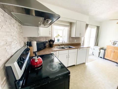 4427 Devonshire Ave, Lansing, MI 48910 photo 6