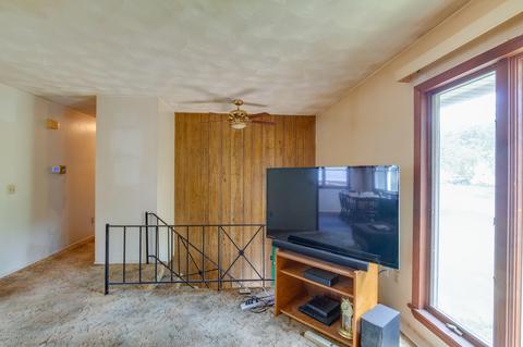 723 Robins Rd, Lansing, MI 48917 photo 4