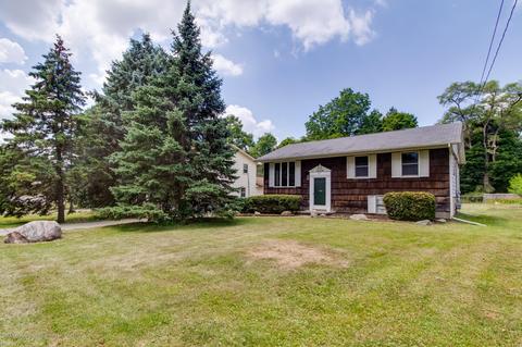 723 Robins Rd, Lansing, MI 48917 photo 3
