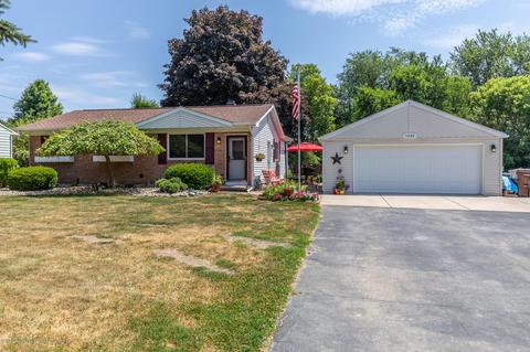 11455 E River Dr, Dewitt, MI 48820 photo 2