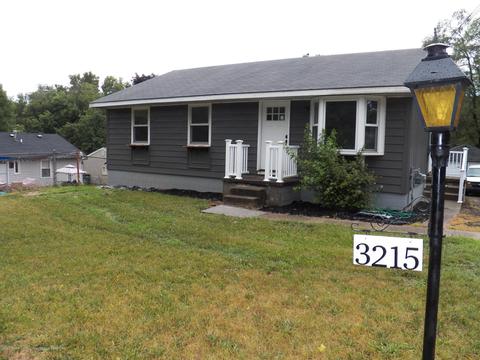 3215 Schultz St, Lansing, MI 48906 photo 1