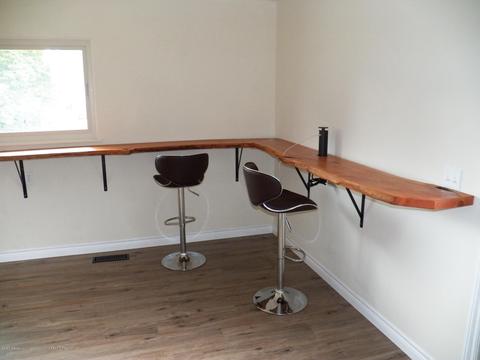3215 Schultz St, Lansing, MI 48906 photo 4