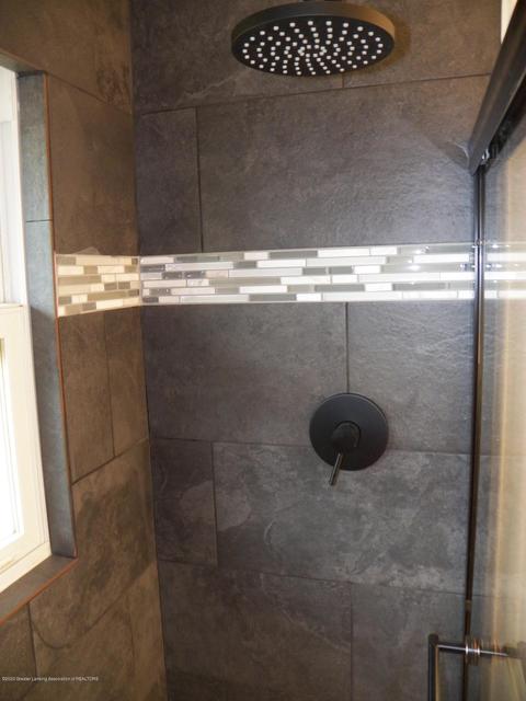 3215 Schultz St, Lansing, MI 48906 photo 9