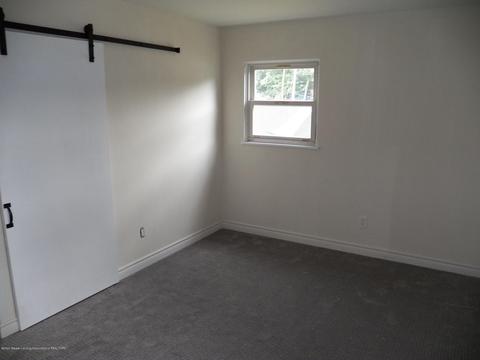3215 Schultz St, Lansing, MI 48906 photo 5