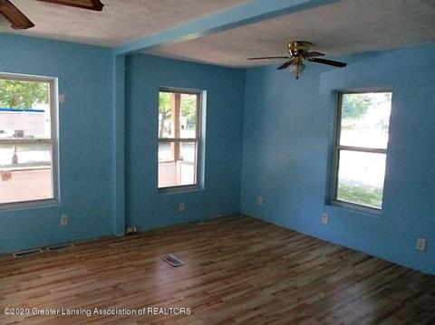 527 E Paulson St, Lansing, MI 48906 photo 3