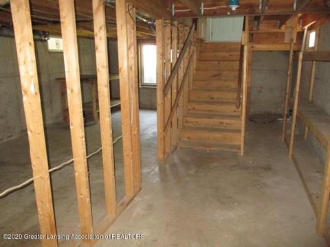 527 E Paulson St, Lansing, MI 48906 photo 10