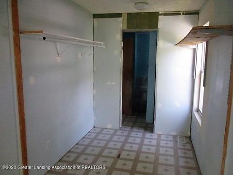 527 E Paulson St, Lansing, MI 48906 photo 7