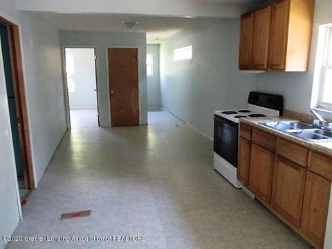 527 E Paulson St, Lansing, MI 48906 photo 5