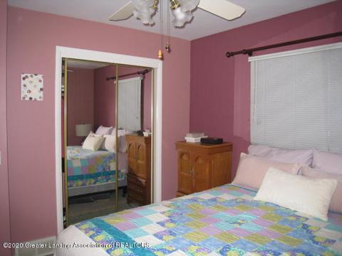 205 E Syringa Dr, Lansing, MI 48910 photo 19