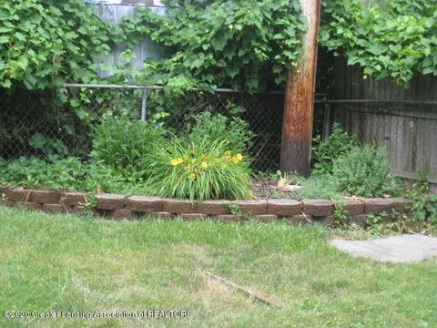 205 E Syringa Dr, Lansing, MI 48910 photo 5